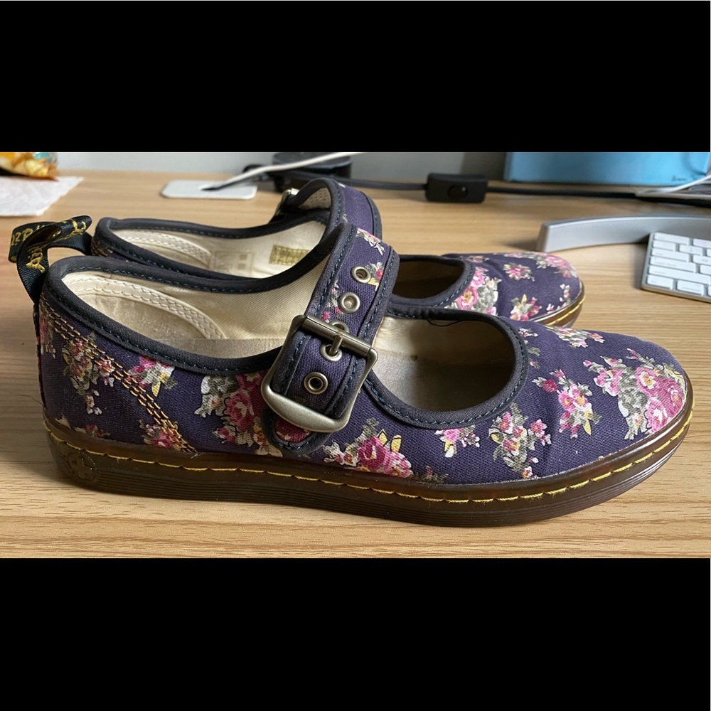Dr. Martin Ballet Flats Sz 8
